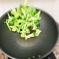 营养时蔬清炒西兰花的做法图解11