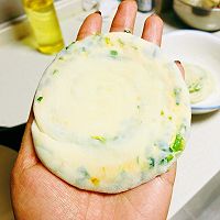 金沙蛋黄葱花饼的做法图解9