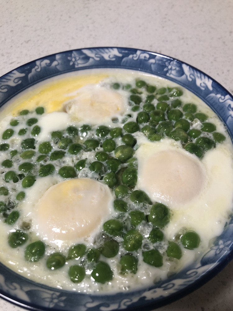 鸡蛋蒸豌豆（饭菜一起熟）的做法