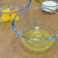 电饭煲戚风蛋糕的做法图解2
