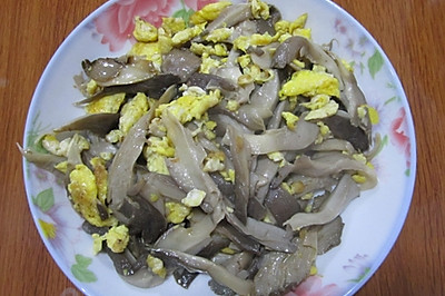 平菇炒鸡蛋