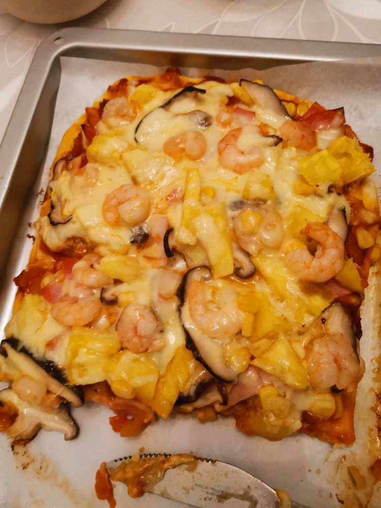 火腿菠蘿蝦仁披薩的做法
