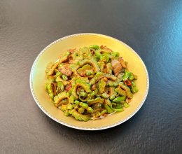 苦瓜炒肉的做法