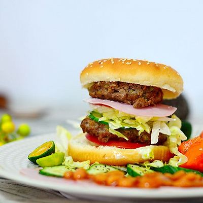 减肥增肌低脂双层牛肉汉堡