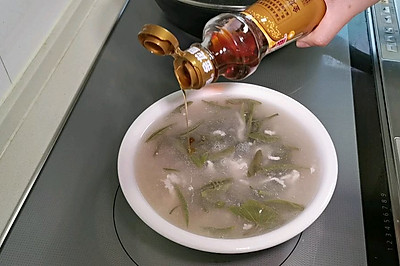 莼菜鸡丝羹