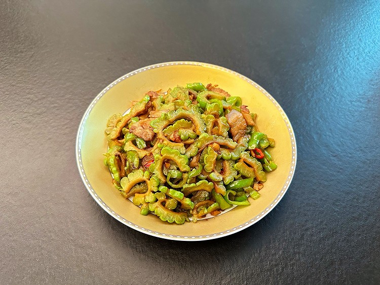 苦瓜炒肉的做法