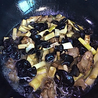 【三鲜小炒】鲜笋木耳鸡块的做法图解10