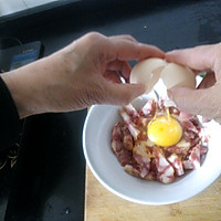 香肠蒸土鸡蛋的做法图解2