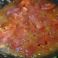西红柿金针菇牛肉汤的做法图解2