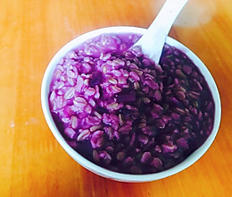 紫薯鸡蛋牛奶燕麦粥的做法