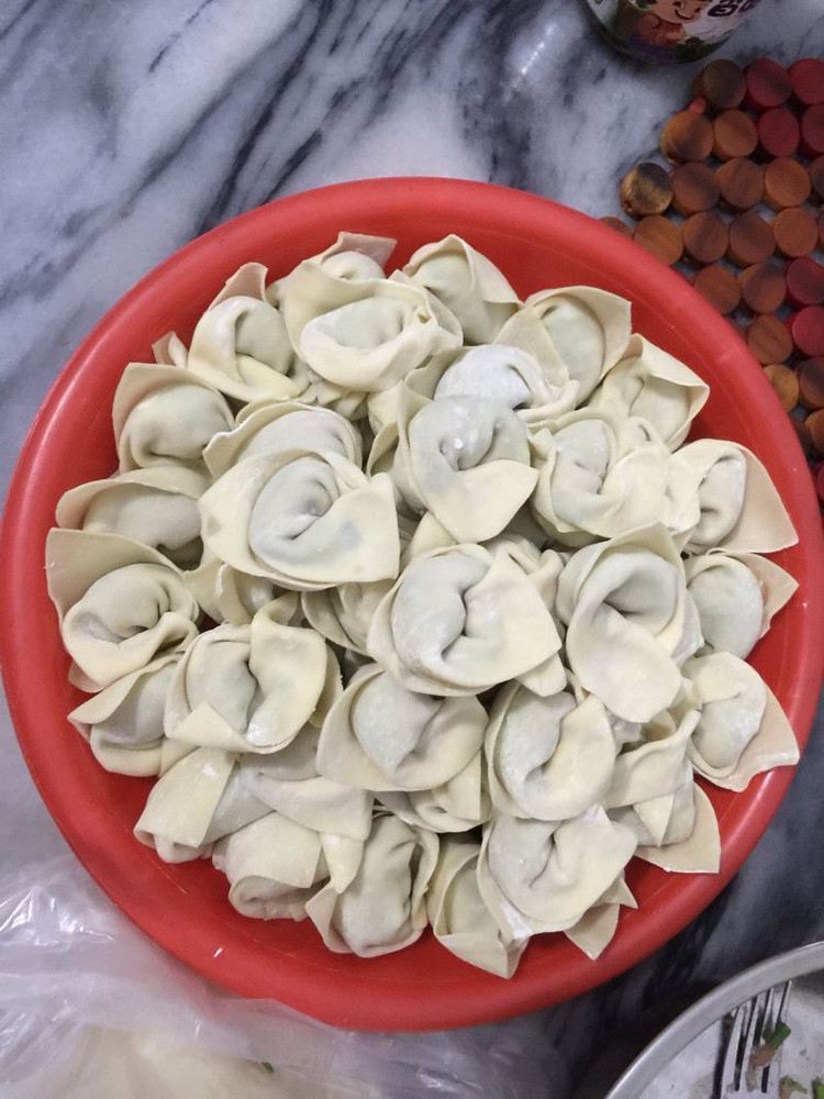 葱香肉饺子的做法