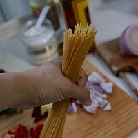 【少女小煮】黑椒意面的做法图解5