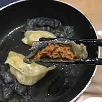 黑白牛肉锅贴的做法图解4