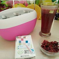 蔓越莓牛奶冰棒#莓汁莓味的做法图解4