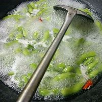 酸辣毛豆―超级简单毛豆吃法，非常下饭的做法图解4