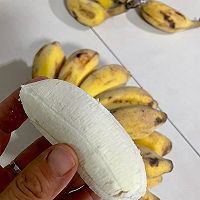 香蕉冰棍的做法图解1
