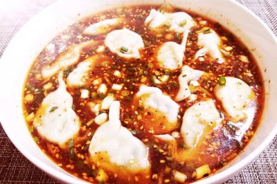 秋吃莲藕，来年不丑。吃一碗莲菜酸汤饺子，美美的！