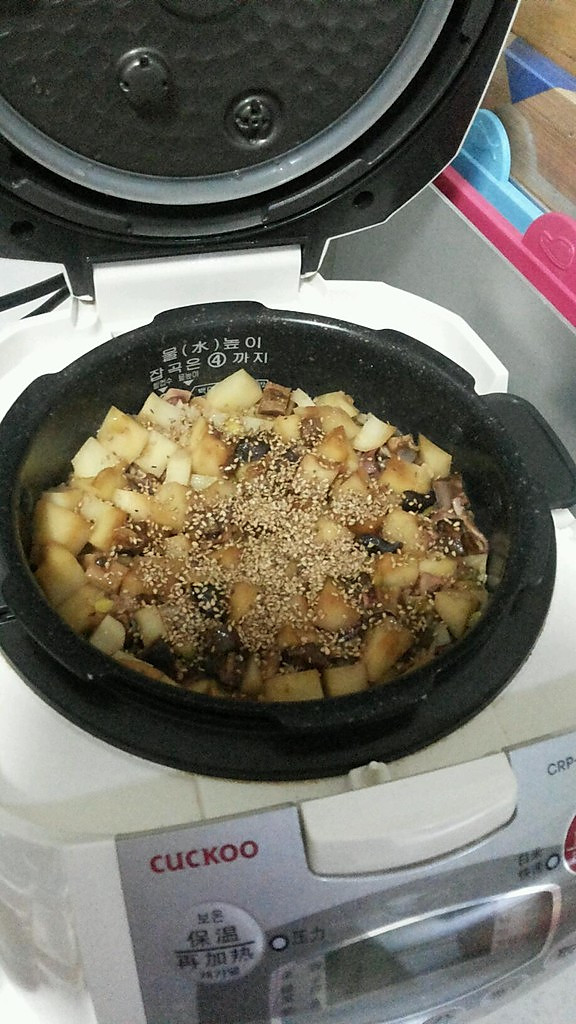 土豆香菇焖饭