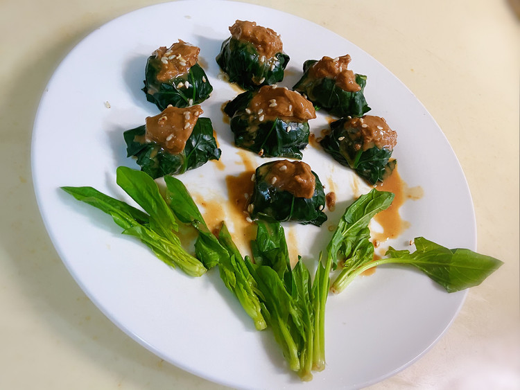 菠菜遇上芝麻酱的做法
