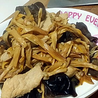 木耳黄花菜炒肉的做法图解6