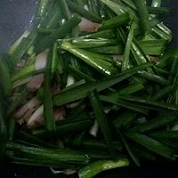 大蒜炒咸肉的做法图解6