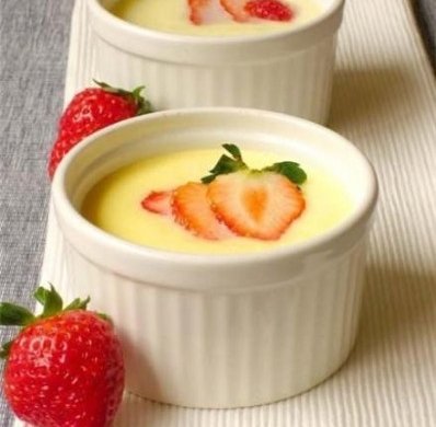 英式草莓蛋奶布丁