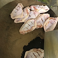 蒜香鸡翅中的做法图解2