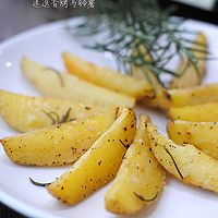 【迷迭香烤马铃薯】土豆里的香草风情的做法图解9