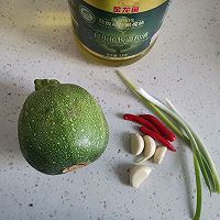 #金龙鱼橄榄油调和油520美食菜谱#素炒青南瓜的做法图解1