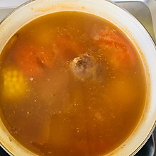 排骨玉米番茄汤