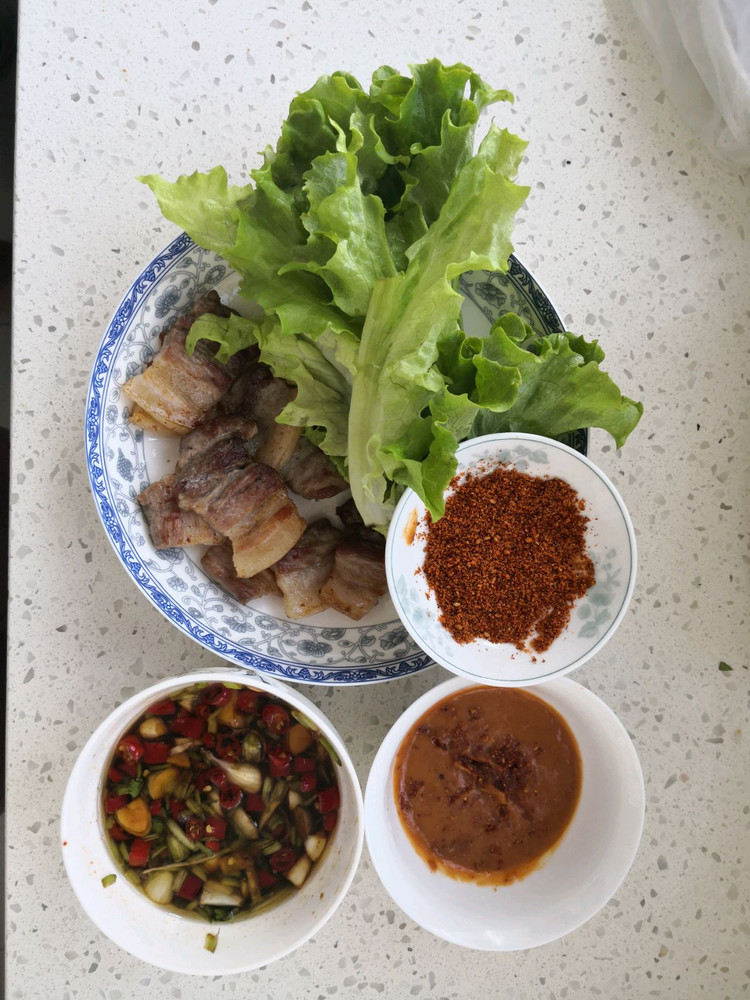 平底锅五花肉，家常版韩式烤肉，无油无盐的做法