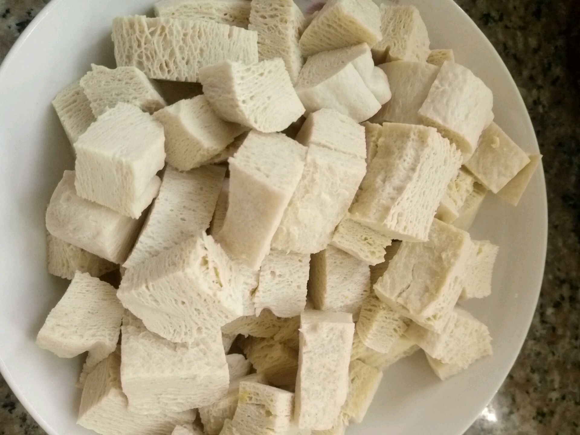 鸡腿蘑菇炖冻豆腐怎么做_鸡腿蘑菇炖冻豆腐的做法_豆果美食