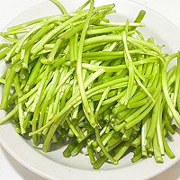 记忆中春天的味道！清炒茼蒿马蹄的做法图解6
