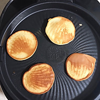 新手缺装备：电饼铛烤松饼，玻璃杯打奶油，一次成功！的做法图解9