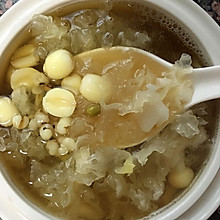 莲子丑耳粥