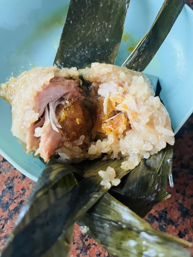 蛋黄肉粽（附干粽叶的处理方法）的做法