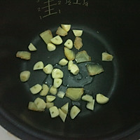 小白菜排骨苦瓜汤的做法图解1