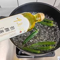 营养界的扛把子—秋葵虾仁炒蛋的做法图解4