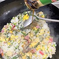 玉米虾仁营养炒饭的做法图解6