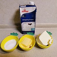 夏天裱花不易化的奶酪奶油霜的做法图解1