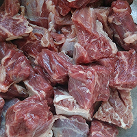 家常海带土豆煲牛腩的做法图解2