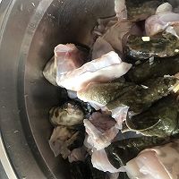 干锅牛蛙（家庭简易版）的做法图解1