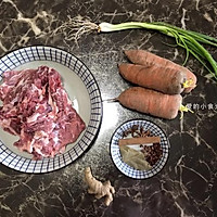 胡萝卜红烧牛肉（炒糖色）的做法图解1