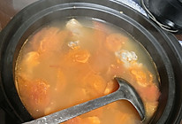 蕃茄土豆骨头汤的做法