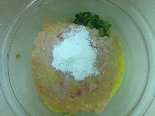【留学厨房】鲜菌鸡肉饼的做法图解6