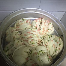奶香葱肠花卷