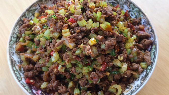 鲜嫩去腥有妙招，芹菜炒牛肉香辣又下饭