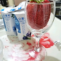 草莓季—奥利奥酸奶小红花的做法图解1