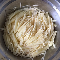 土豆丝饼的做法图解1