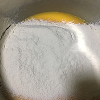 奥利奥水果杯子蛋糕的做法图解3